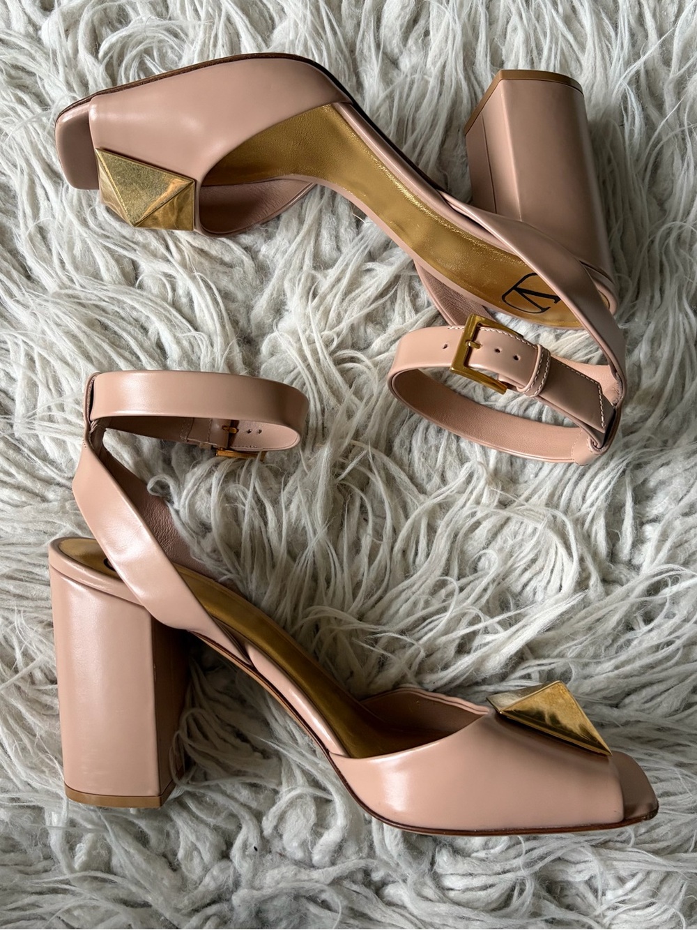 VALENTINO GARAVANI Stud Calfskin Rose Cannelle Ankle Strap Block Heel Pumps 38 - Picture 3 of 9
